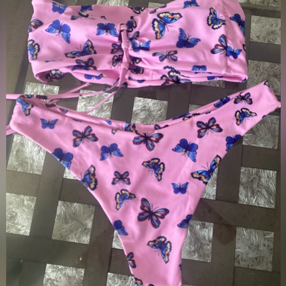 Butterfly bikini - Picture 6 of 6